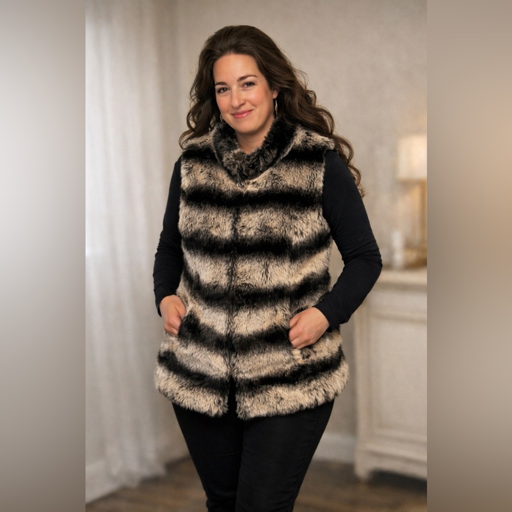 Rachel Zoe Luxe Faux Fur Vest Gray Striped Hidden Hook M